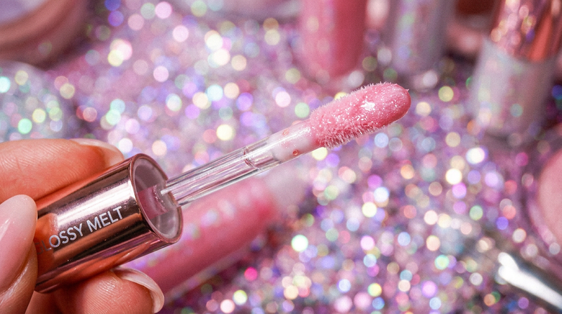 Luminous Lip Melt - Iridescent Pink Editorial