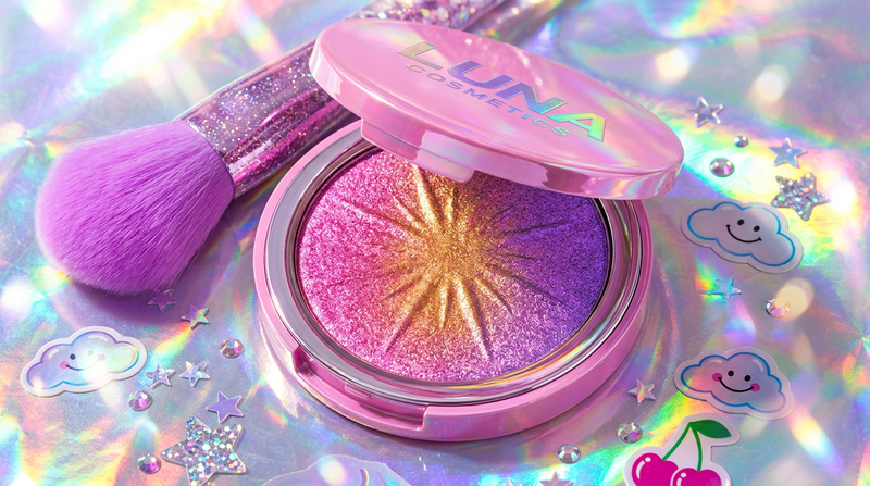 Color-Shift Multichrome Highlighter - Hero Shot