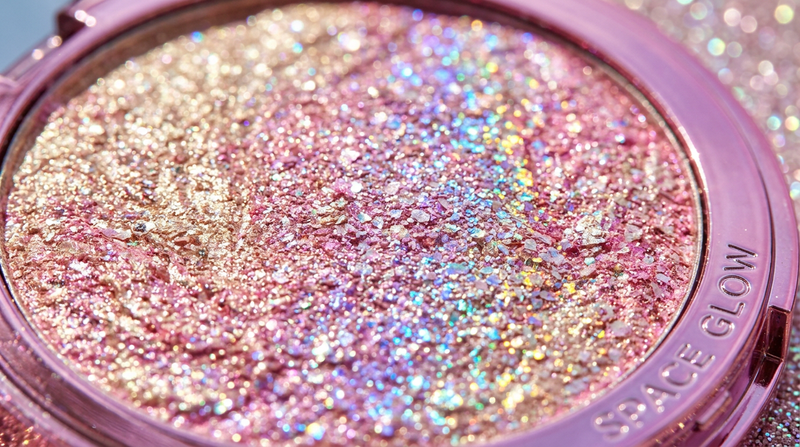 Space Glow Highlighter - Texture Shot